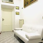 4 Bed Luxury Near Colosseum