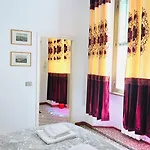 Lägenhet 4 Bed Luxury Near Colosseum Rom
