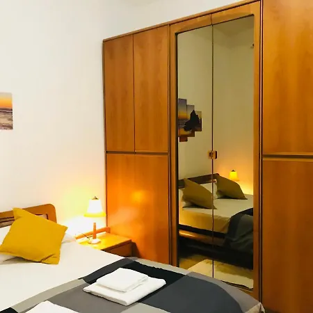 4 Bed Luxury Near Colosseum