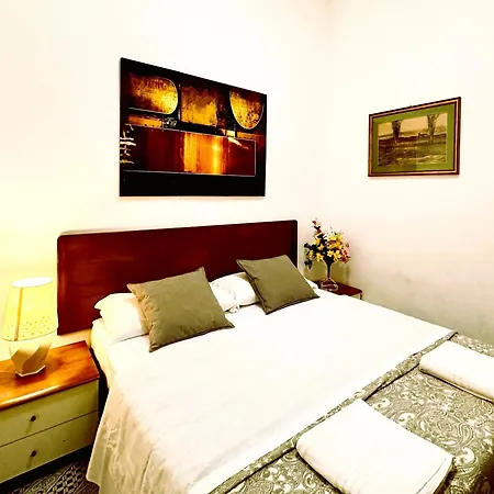 4 Bed Luxury Near Colosseum *