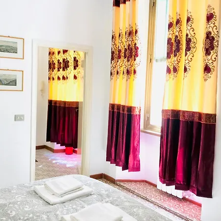 4 Bed Luxury Near Colosseum Apartamento