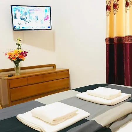 4 Bed Luxury Near Colosseum