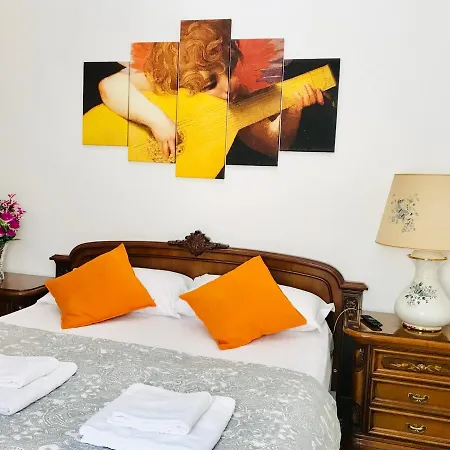 4 Bed Luxury Near Colosseum